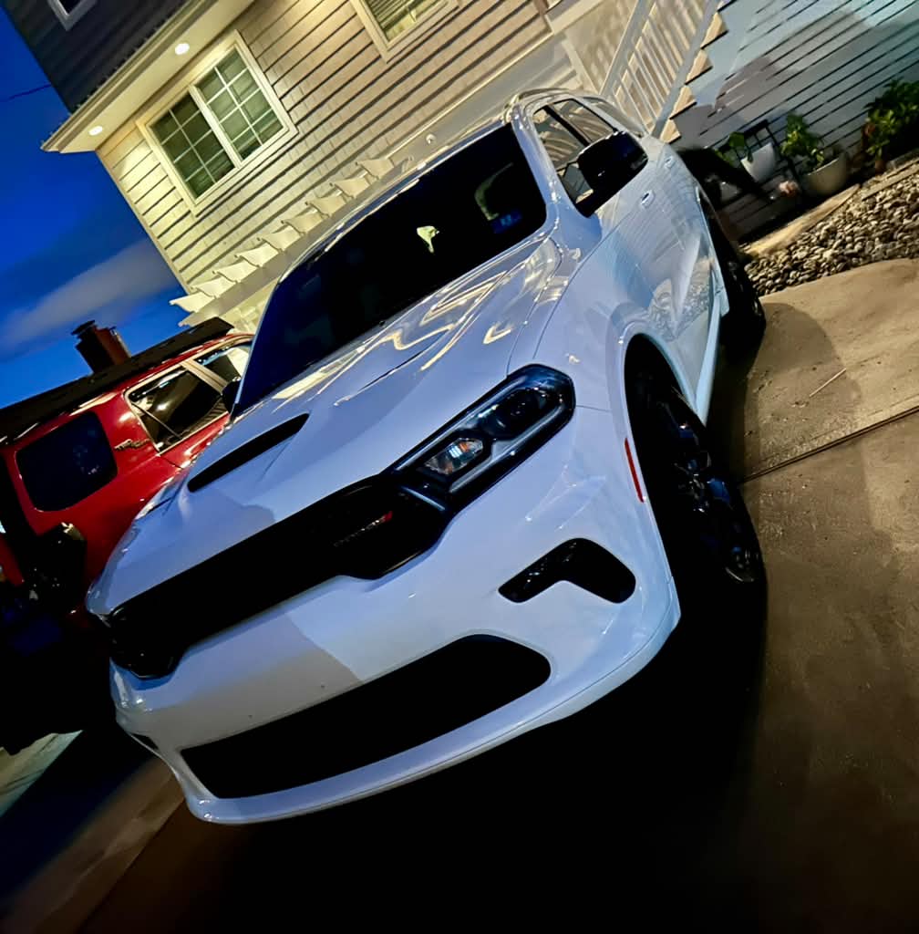 Detailed white Dodge Durango